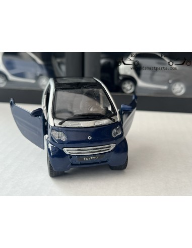 Pullback smart fortwo coupé 1:33 star blu/argento SMARTWARE