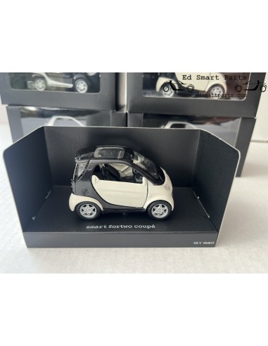 Smart fortwo coupé 1:33 lite blanc/noir à l'échelle 1/33 SMARTWARE