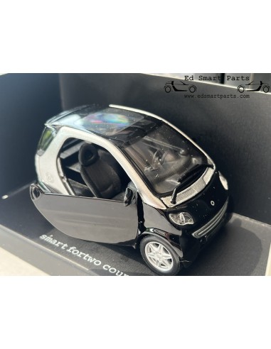 Smart fortwo coupé à l'échelle 1:33 jack noir/argent SMARTWARE